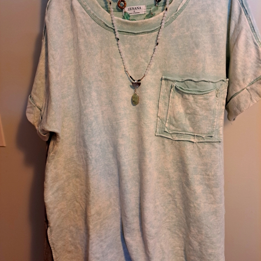 Zenana High/Low Top. Sz L. Cap sleeves. Raw edges. $16.